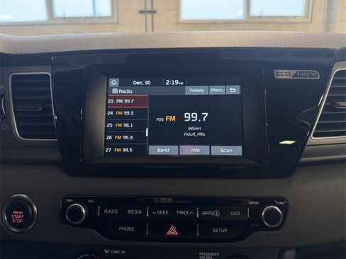 Certified 2018 Kia Niro LX image 17