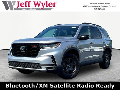 Used 2024 Honda Pilot TrailSport image 1