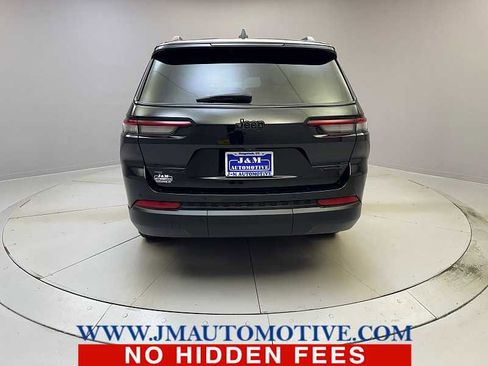 Used 2023 Jeep Grand Cherokee L Limited w/ Black Appearance Package image 4
