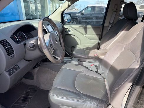 Used 2017 Nissan Frontier SL image 6