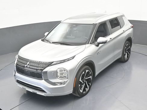 New 2025 Mitsubishi Outlander SEL image 56