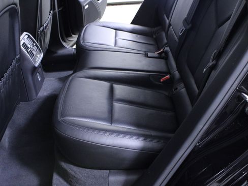 Used 2018 Porsche Macan image 12