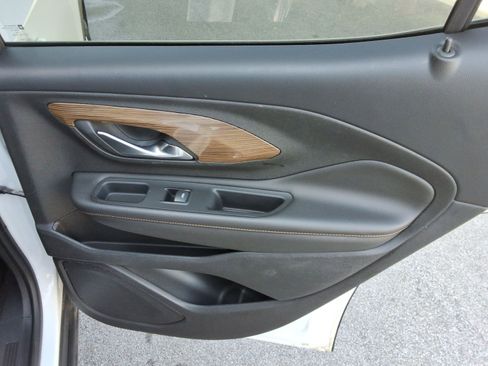 Used 2018 GMC Terrain SLE w/ Driver Convenience Package image 23