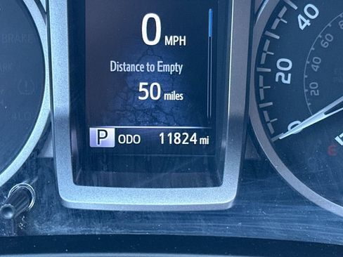 Used 2017 Toyota Tacoma SR5 w/ Tow Package image 23