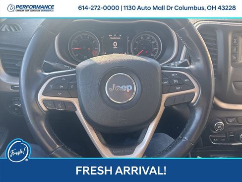 Used 2015 Jeep Cherokee Latitude w/ Comfort/Convenience Group image 19