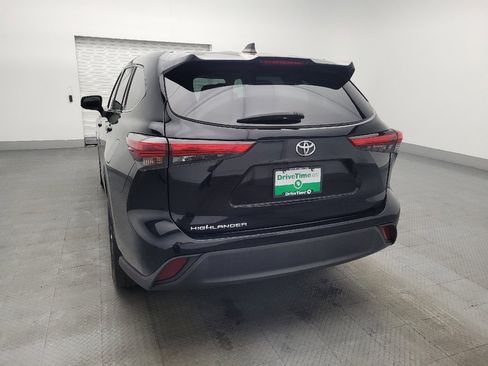Used 2022 Toyota Highlander L image 6
