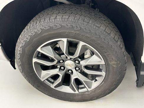 Used 2023 Chevrolet Silverado 1500 LT image 11