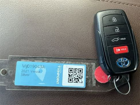 Used 2021 Toyota Venza XLE w/ Softex Package image 26