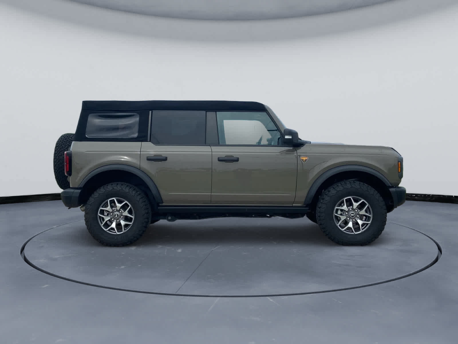 Used 2025 Ford Bronco Badlands AWD/4WD image 4