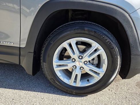 Certified 2024 GMC Terrain SLE w/ Driver Convenience Package FWD image 26