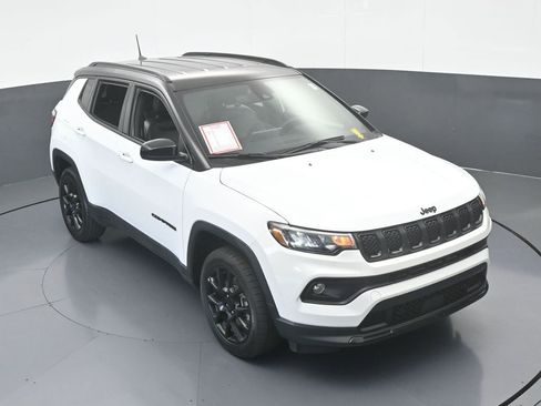 Used 2023 Jeep Compass Altitude image 53