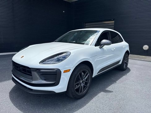 Certified 2024 Porsche Macan Turbo AWD/4WD image 1