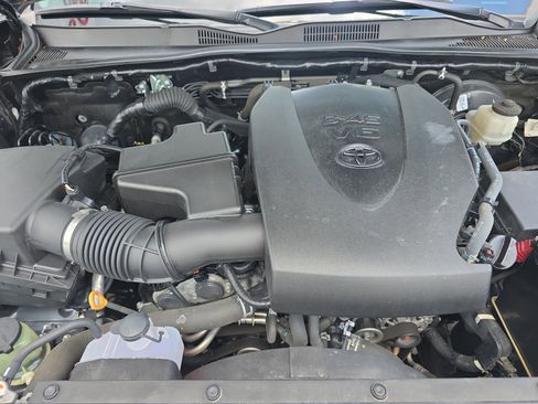 Used 2022 Toyota Tacoma TRD Off-Road w/ Technology Package RWD image 31