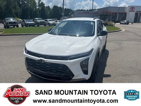 Used 2025 Chevrolet Trax ACTIV FWD image 7