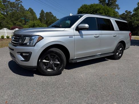 Used 2019 Ford Expedition Max XLT w/ Equipment Group 202A AWD/4WD image 5