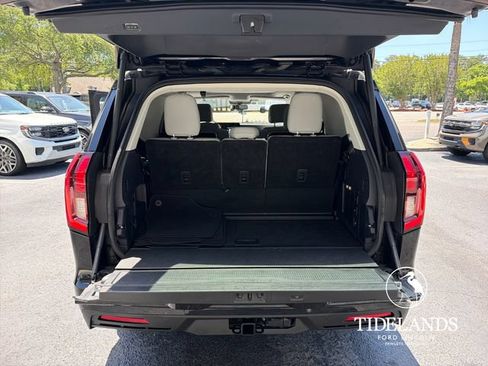 Certified 2025 Ford Expedition Active AWD/4WD image 12