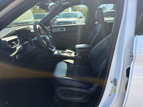 Used 2023 Ford Explorer ST-Line AWD/4WD image 10