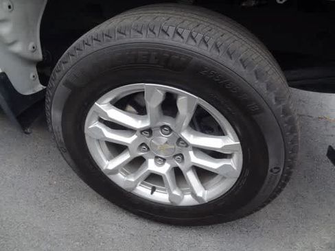 Used 2022 Chevrolet Silverado 1500 LT AWD/4WD image 15