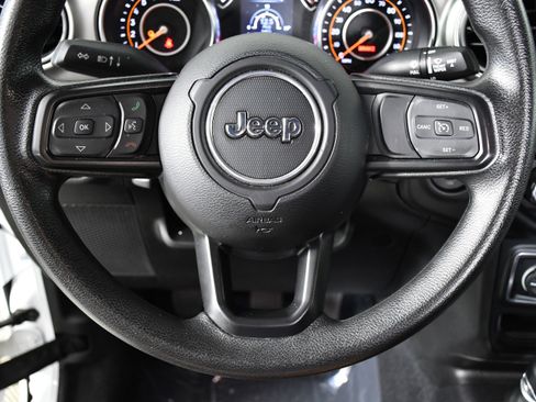 Used 2022 Jeep Gladiator Sport image 10