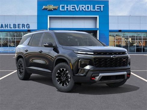 New 2025 Chevrolet Traverse Z71 w/ Enhanced Driving Package image 7