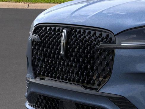New 2026 Lincoln Aviator 2WD image 17