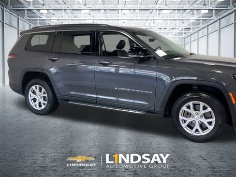 Used 2022 Jeep Grand Cherokee L Limited w/ Luxury Tech Group II image 3