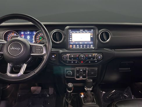 Used 2022 Jeep Gladiator Overland w/ Popular Equipment Package AWD/4WD image 11