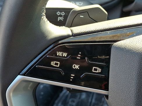 Used 2025 Audi Q5 Premium w/ Convenience Package image 24