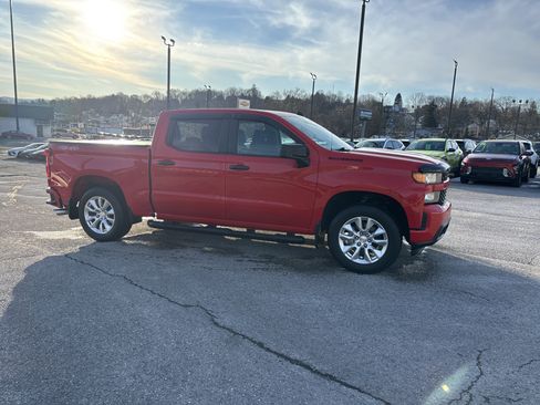 Used 2020 Chevrolet Silverado 1500 Custom w/ Custom Value Package image 1