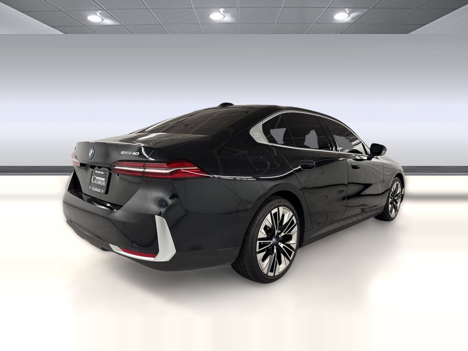 Used 2024 BMW i5 eDrive40i w/ Premium Package RWD image 9