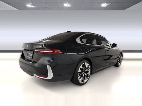 Used 2024 BMW i5 eDrive40i w/ M Sport Package RWD image 9