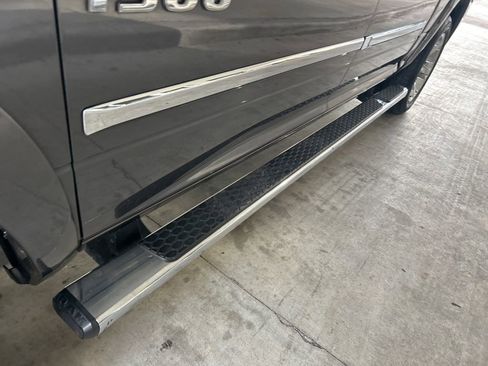 Used 2018 RAM 1500 Laramie w/ Convenience Group image 16