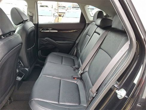 Certified 2025 Kia Seltos SX w/ SX Sunroof Package image 10
