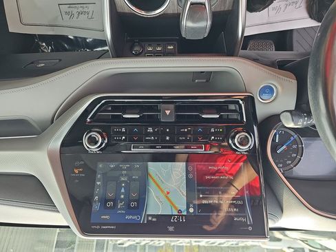 Used 2021 Toyota Highlander Platinum image 25