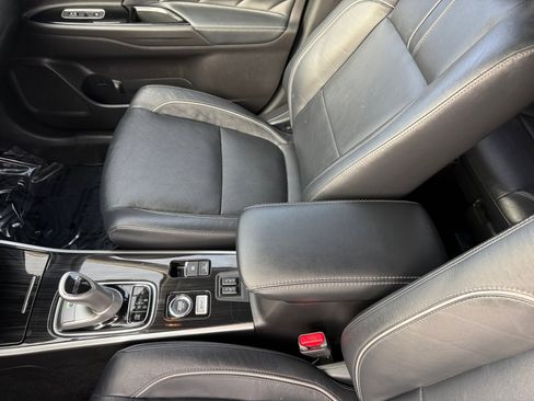 Used 2018 Mitsubishi Outlander SEL image 14