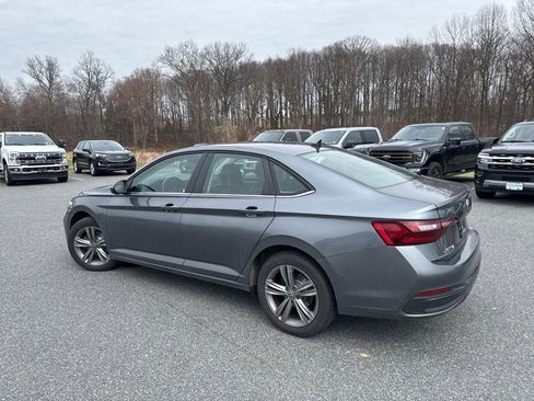 Used 2024 Volkswagen Jetta SE image 4