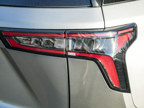 New 2026 Chevrolet Equinox LT FWD image 7