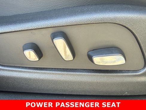 Used 2025 Cadillac XT6 Premium Luxury image 20