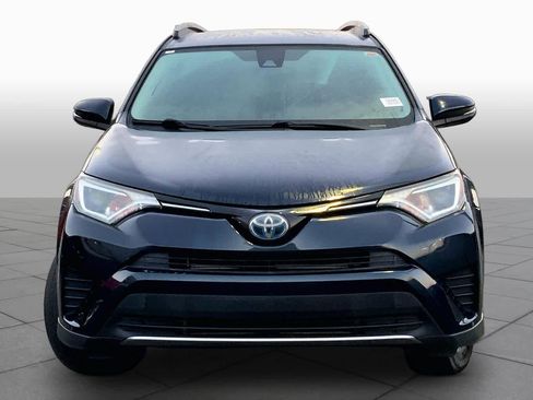 Used 2018 Toyota RAV4 LE AWD/4WD image 4