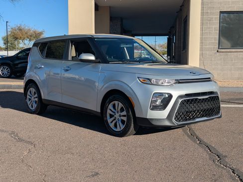 Used 2020 Kia Soul LX image 34