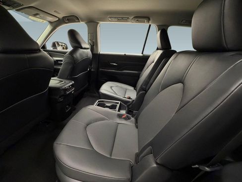 Used 2026 Toyota Grand Highlander XLE image 19