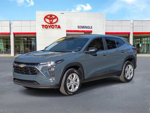 Used 2026 Chevrolet Trax LS w/ Driver Confidence Package image 2