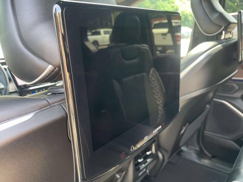 Used 2023 Jeep Grand Cherokee L Summit w/ Rear Seat Video Group I AWD/4WD image 15