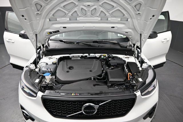 Used 2023 Volvo XC40 B4 Ultimate FWD image 20