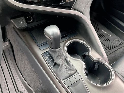 Used 2023 Toyota Camry SE image 29