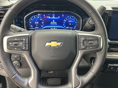 Used 2025 Chevrolet Silverado 1500 LT AWD/4WD image 15
