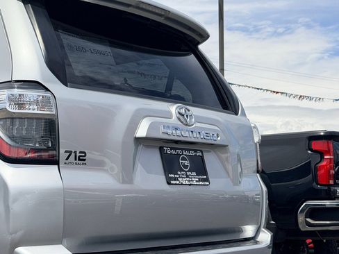 Used 2018 Toyota 4Runner SR5 Premium AWD/4WD image 36