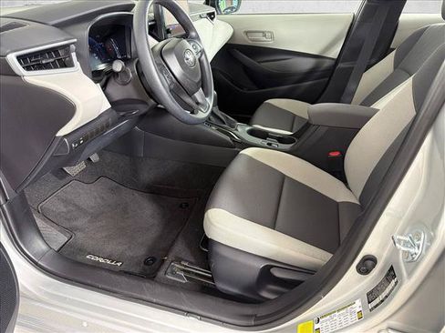 Used 2026 Toyota Corolla LE FWD image 9