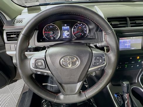 Used 2017 Toyota Camry SE FWD image 10