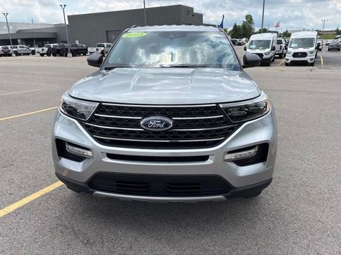 Used 2023 Ford Explorer XLT w/ Equipment Group 202A AWD/4WD image 20